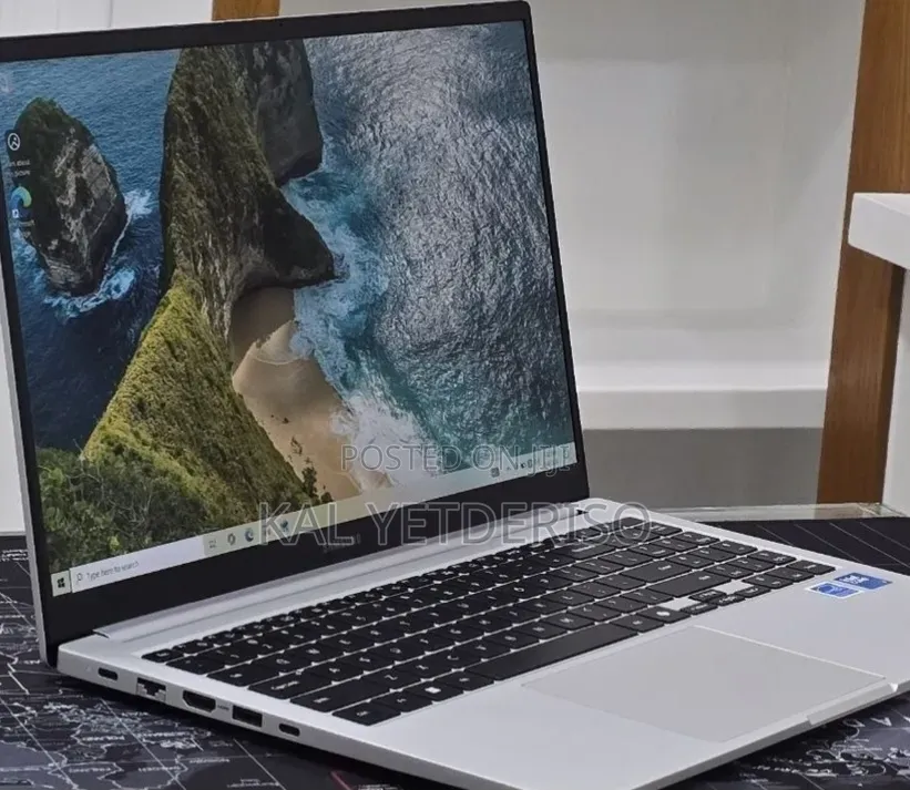 New Laptop Samsung Galaxy Book4 16GB Intel Core Ultra 7 SSD 1T