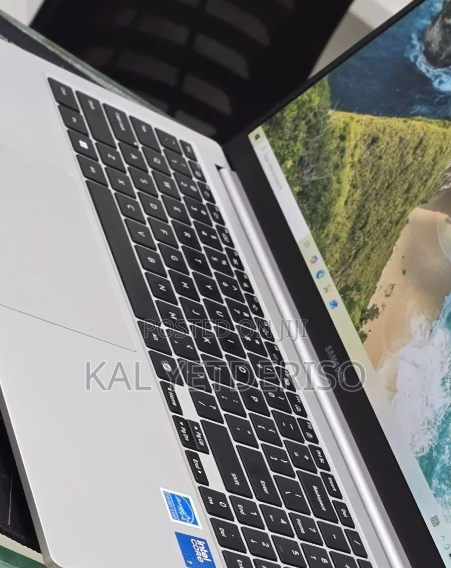 New Laptop Samsung Galaxy Book4 16GB Intel Core Ultra 7 SSD 1T