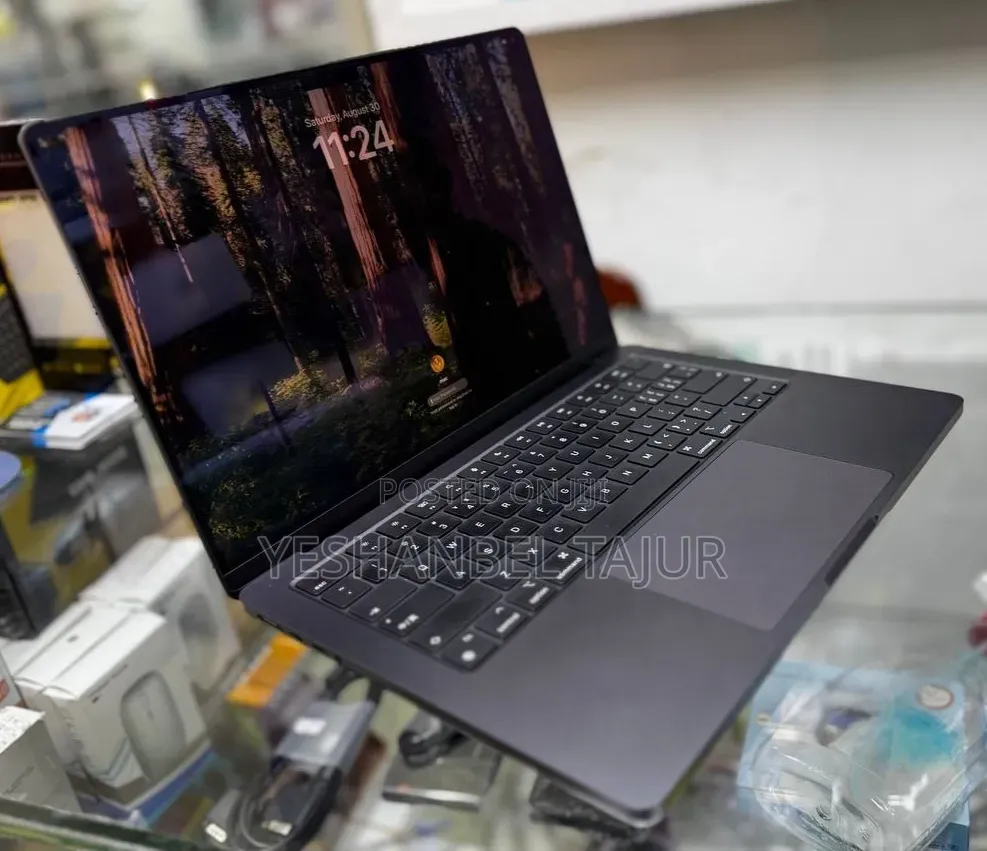 New Laptop Apple MacBook Pro 2024 M4 Pro 24GB Apple M4 Pro SSD 512GB