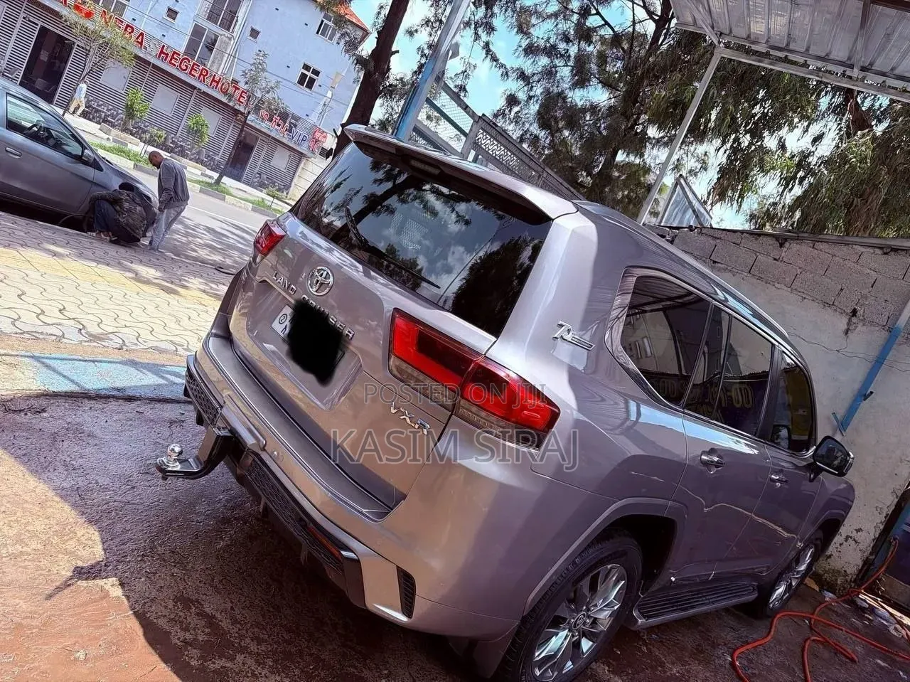 Toyota Land Cruiser 2022 Blue