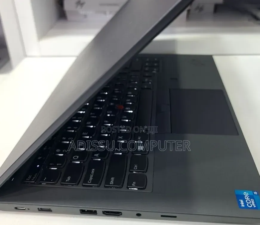 New Laptop Lenovo ThinkPad T14s G4 16GB Intel Core i5 SSD 512GB