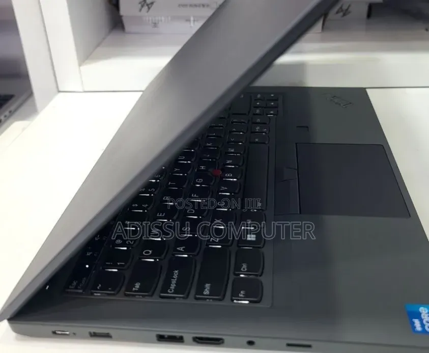 New Laptop Lenovo ThinkPad T14s G4 16GB Intel Core i5 SSD 512GB