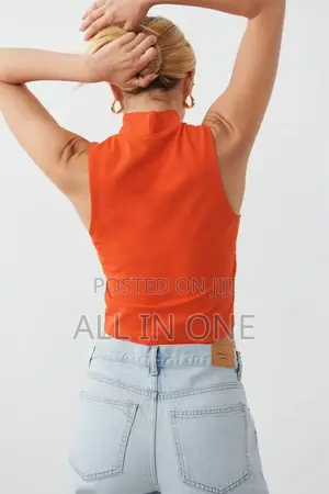 Neck Top