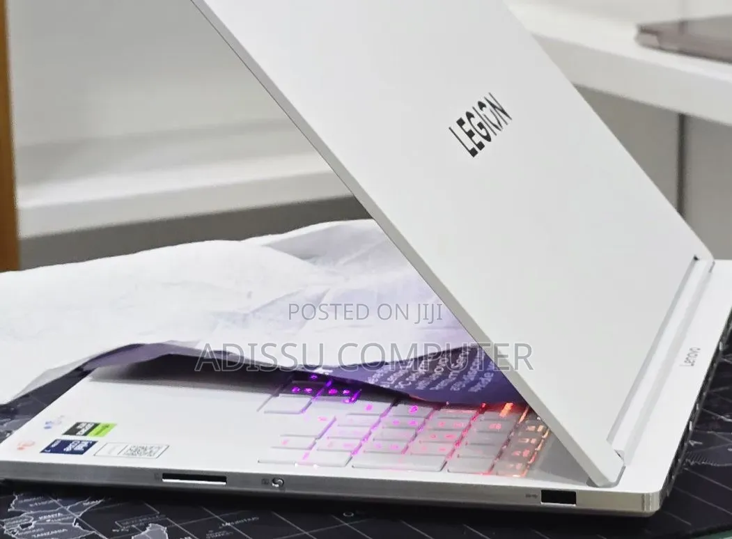 New Laptop Lenovo Legion 7 32GB Intel Core Ultra 7 SSD 1T