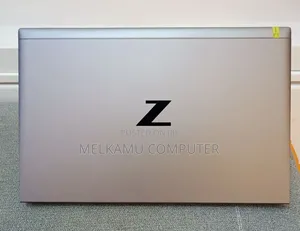 New Laptop HP ZBook Firefly G8 16GB Intel Core i7 SSD 512GB