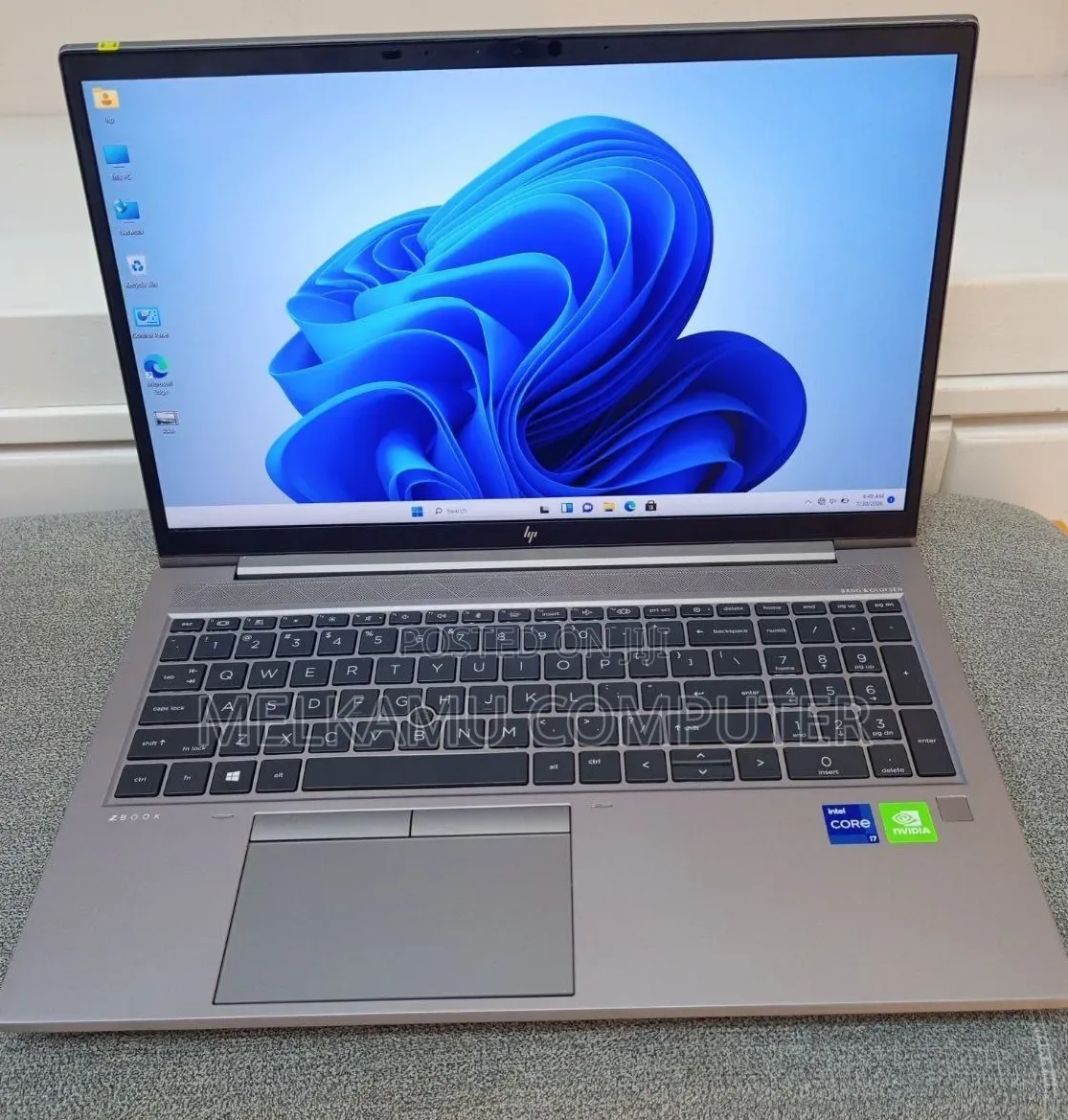 New Laptop HP ZBook Firefly G8 16GB Intel Core i7 SSD 512GB