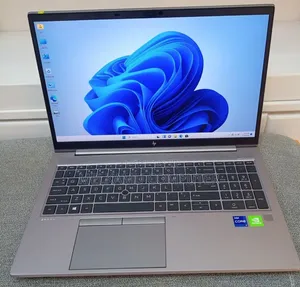 New Laptop HP ZBook Firefly G8 16GB Intel Core i7 SSD 512GB