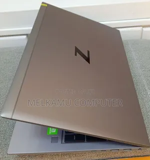 New Laptop HP ZBook Firefly G8 16GB Intel Core i7 SSD 512GB