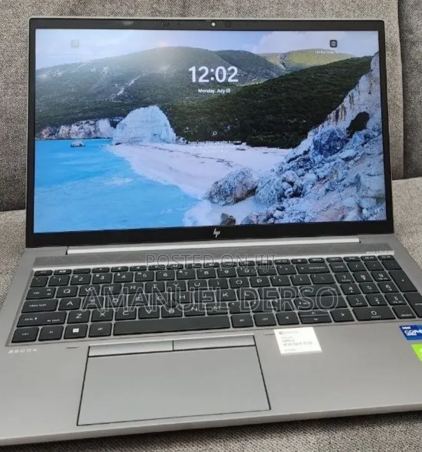 New Laptop HP ZBook Firefly G8 16GB Intel Core i7 SSD 512GB