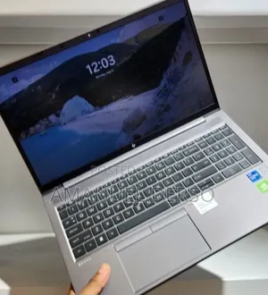 New Laptop HP ZBook Firefly G8 16GB Intel Core i7 SSD 512GB