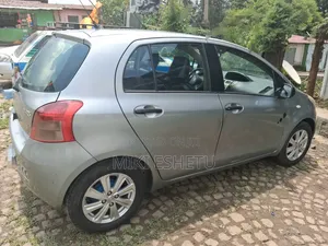 Toyota Yaris 2009 Gray