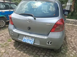 Toyota Yaris 2009 Gray