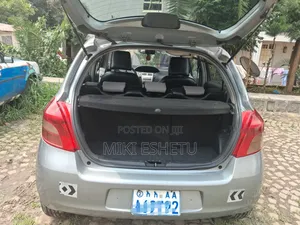 Toyota Yaris 2009 Gray