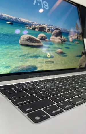 New Laptop Apple MacBook Air 2025 M4 24GB Apple M4 SSD 512GB