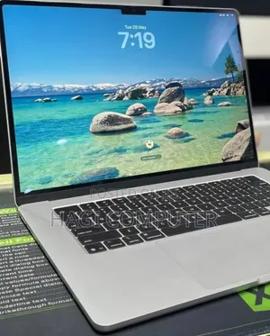 New Laptop Apple MacBook Air 2025 M4 24GB Apple M4 SSD 512GB