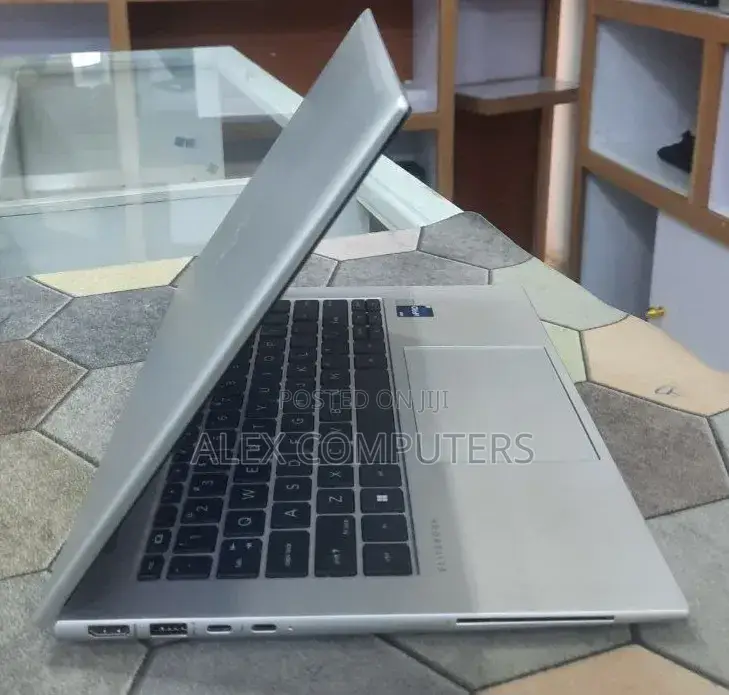 New Laptop HP EliteBook 840 16GB Intel Core i5 SSD 512GB
