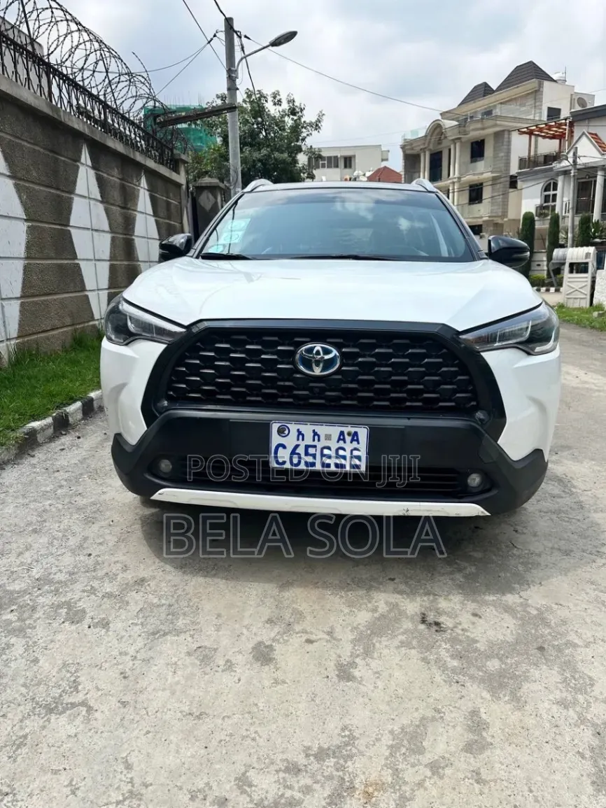 Toyota Corolla Cross Hybrid 2023 White