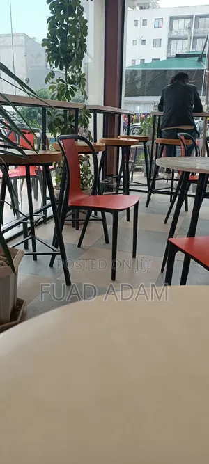 Cafe Chair – Modern Plastic Chair
ዘመናዊ የካፌ ወንበር