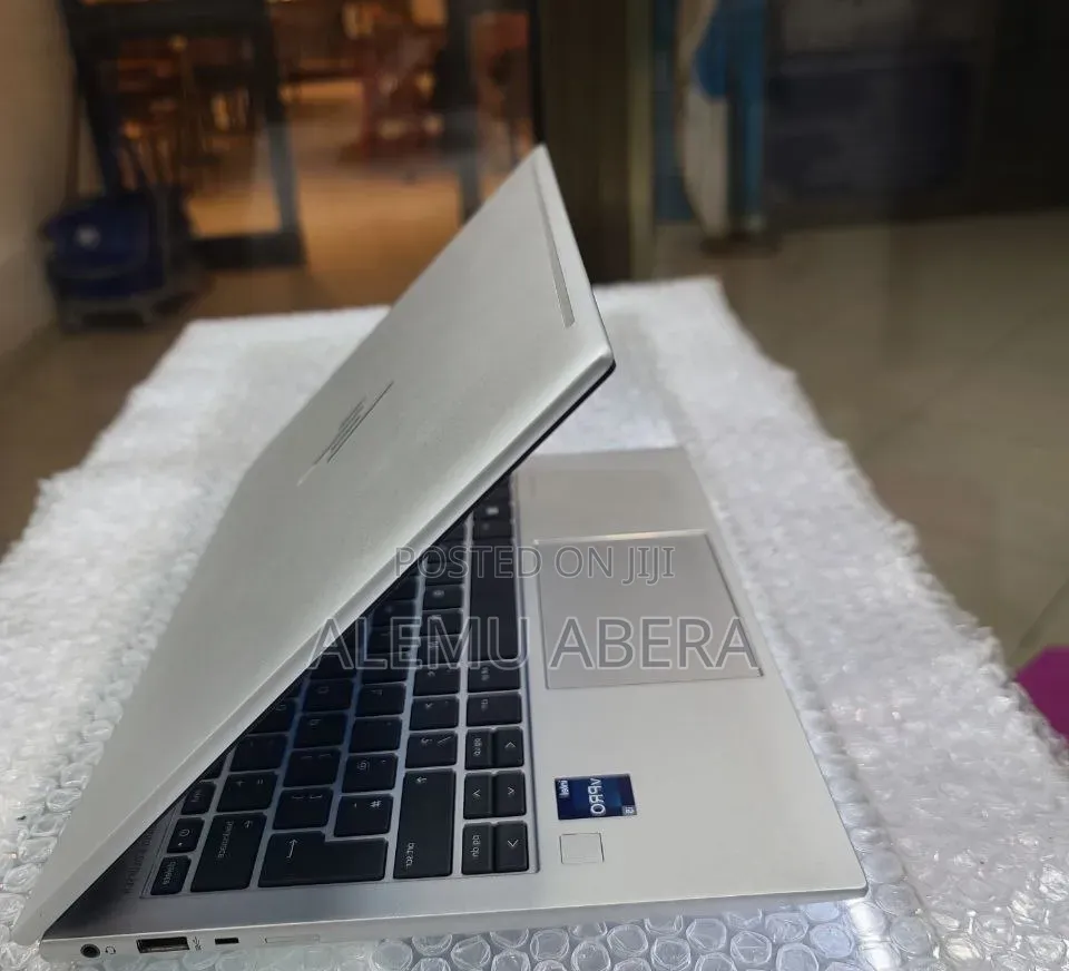 New Laptop HP EliteBook 830 G9 16GB Intel Core i5 SSD 512GB