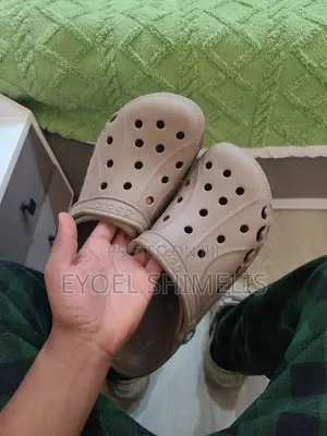 Crocs Brown