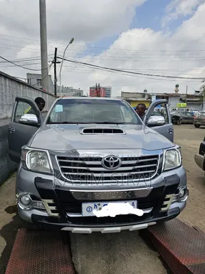 Toyota Hilux 2015 Silver
