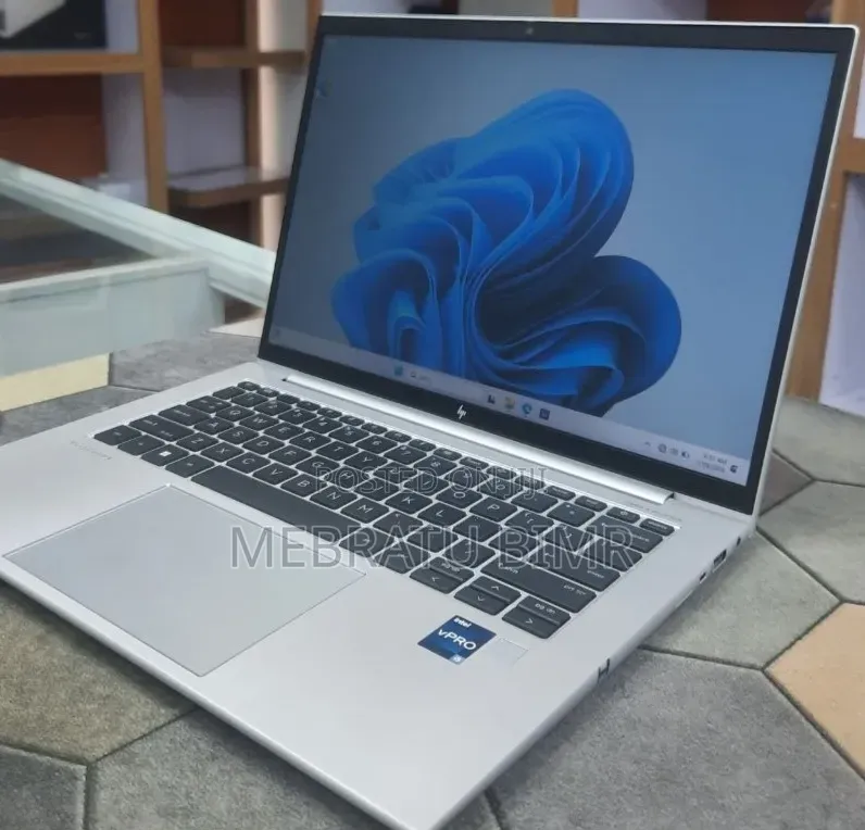 New Laptop HP EliteBook 840 G10 16GB Intel Core i5 SSD 512GB
