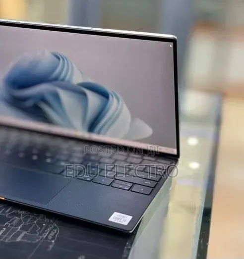 New Laptop Dell XPS 13 8GB Intel Core i5 SSD 512GB