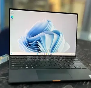 New Laptop Dell XPS 13 8GB Intel Core i5 SSD 512GB