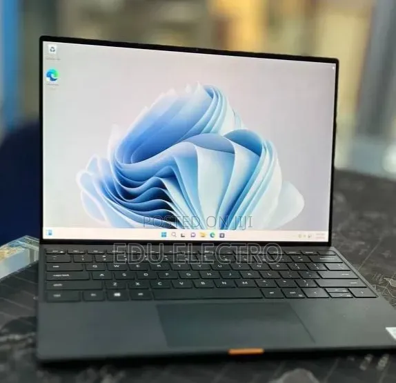 New Laptop Dell XPS 13 8GB Intel Core i5 SSD 512GB