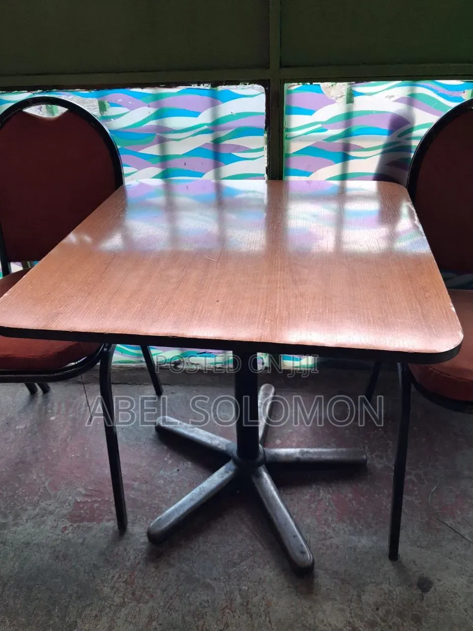 Dining Tables for Home, Cafè and Restaurants