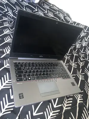 Laptop Fujitsu Lifebook U745 16GB Intel Core i5 SSD 250GB