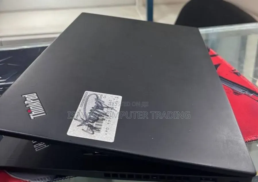 New Laptop Lenovo 8GB AMD Ryzen 5 SSD 256GB