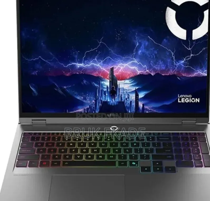 New Laptop Lenovo Legion 5 8GB Intel Core Ultra 9 SSD 1T