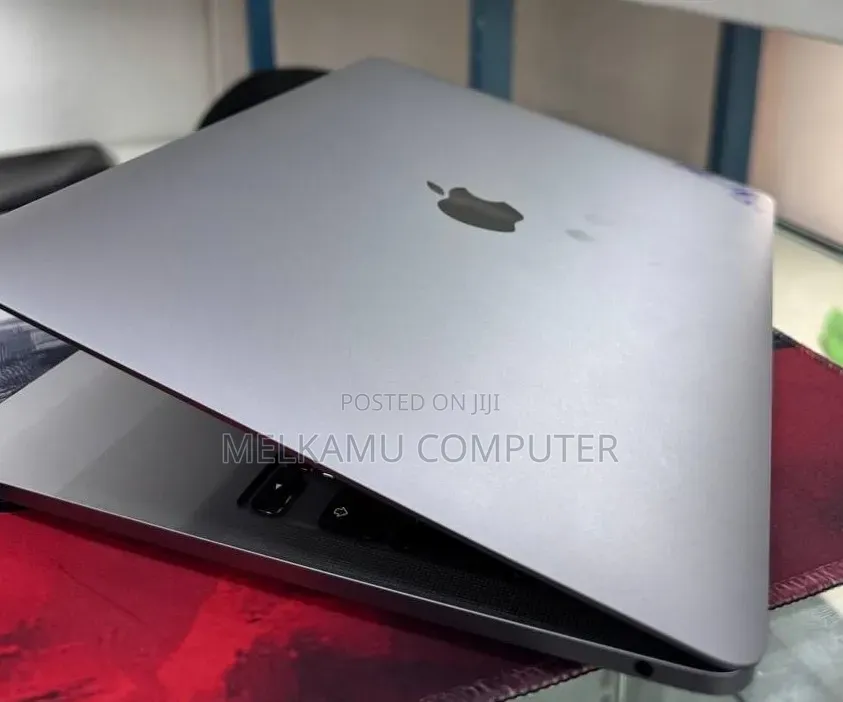 New Laptop Apple MacBook Pro 2020 M1 16GB Apple M1 SSD 512GB