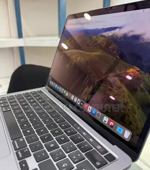 New Laptop Apple MacBook Pro 2020 M1 16GB Apple M1 SSD 512GB