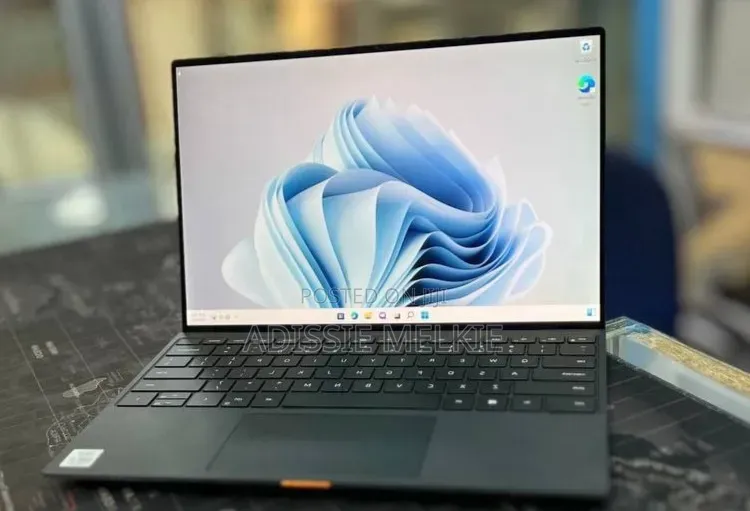 New Laptop Dell XPS 13 8GB Intel Core i5 SSD 512GB