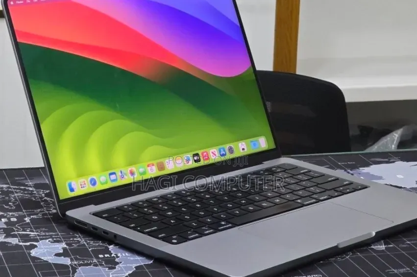 New Laptop Apple MacBook Pro 2023 M3 8GB Apple M3 Pro SSD 512GB
