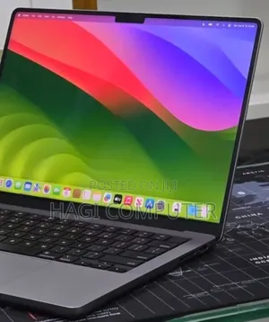 New Laptop Apple MacBook Pro 2023 M3 8GB Apple M3 Pro SSD 512GB