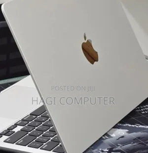 New Laptop Apple MacBook Air 2022 M2 8GB Apple M2 SSD 256GB