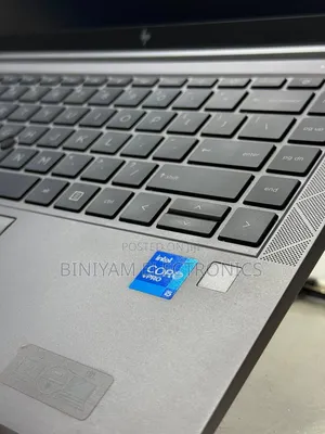 New Laptop HP ZBook Firefly G8 16GB Intel Core i5 SSD 512GB