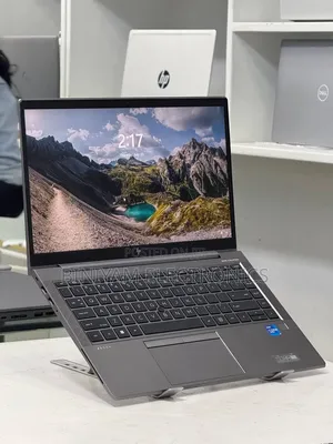 New Laptop HP ZBook Firefly G8 16GB Intel Core i5 SSD 512GB