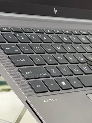 New Laptop HP ZBook Firefly G8 16GB Intel Core i5 SSD 512GB