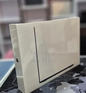 New Laptop Apple MacBook Air 2022 M2 8GB Apple M2 SSD 256GB