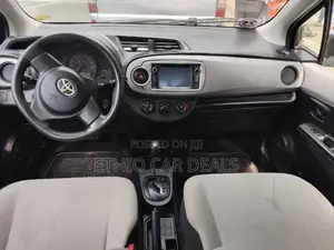 Toyota Yaris 2011 Silver