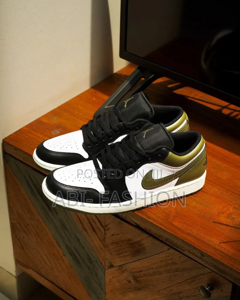 Nike Air Jordan 1 Low "Medium Olive"mens Low