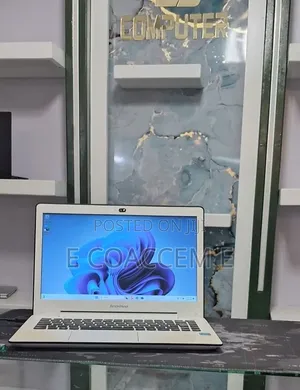 New Laptop Lenovo 4GB Intel SSD 128GB