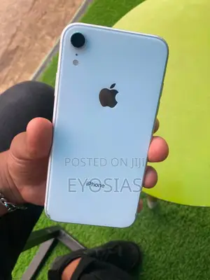 Apple iPhone XR 64 GB White