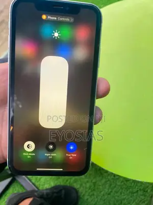 Apple iPhone XR 64 GB White