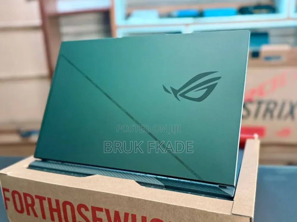 New Laptop Asus ROG Strix G16 G614 16GB Intel Core i7 SSD 1T