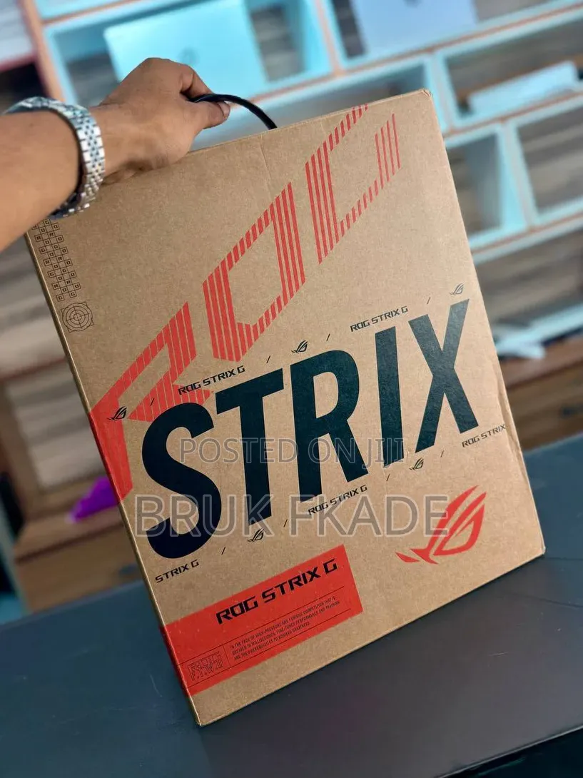 New Laptop Asus ROG Strix G16 G614 16GB Intel Core i7 SSD 1T
